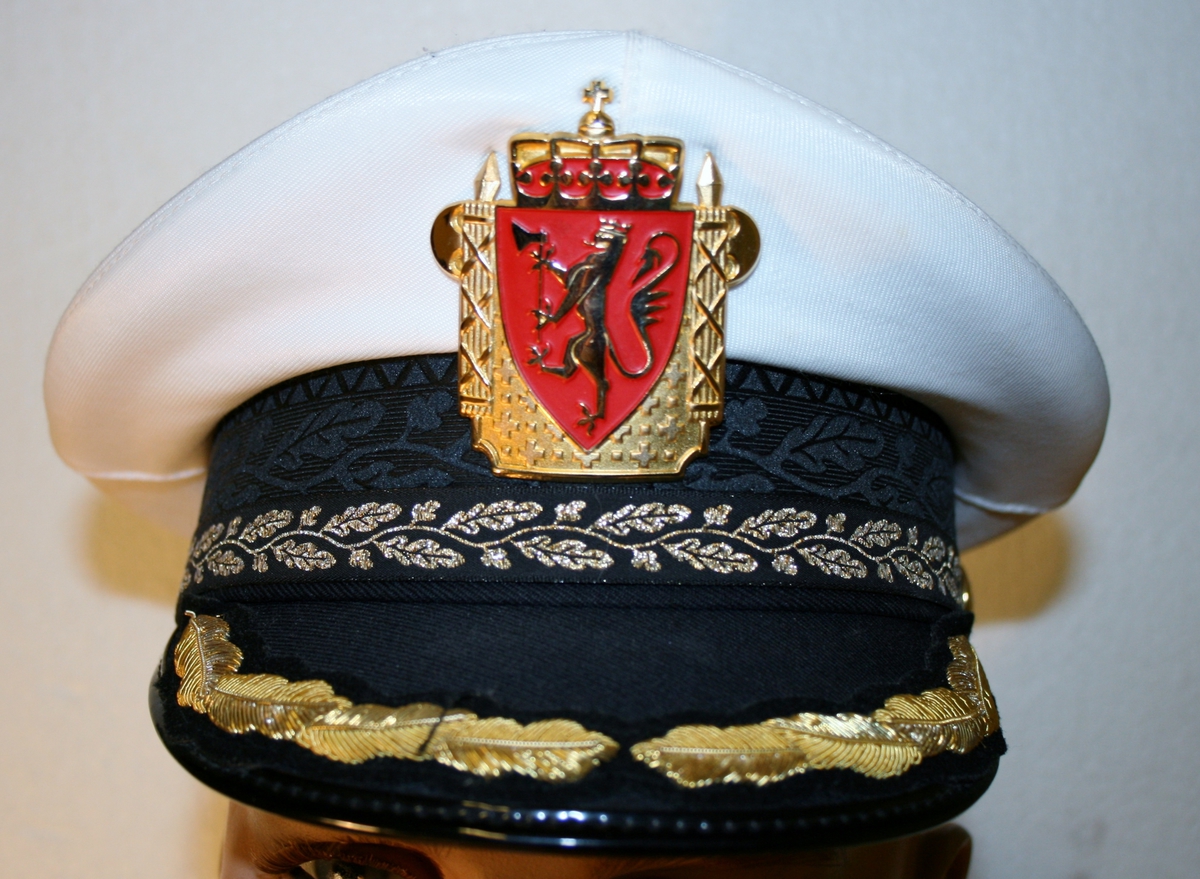 Politiuniform - Justismuseet / DigitaltMuseum